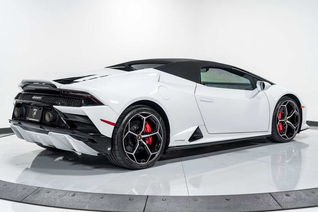 Used 2022 Lamborghini Huracan EVO RWD image 40
