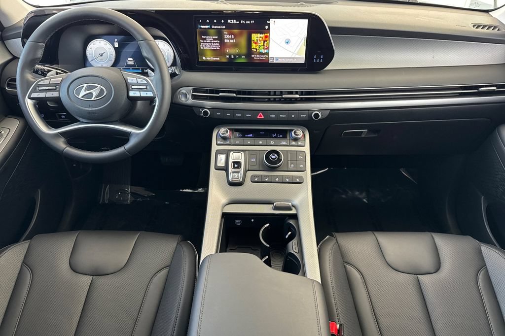 Used 2025 Hyundai Palisade SEL FWD image 4