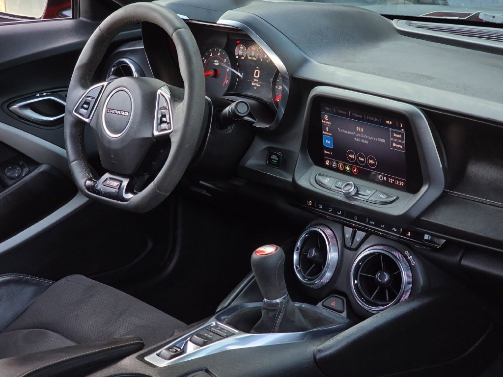 Used 2021 Chevrolet Camaro SS RWD image 16