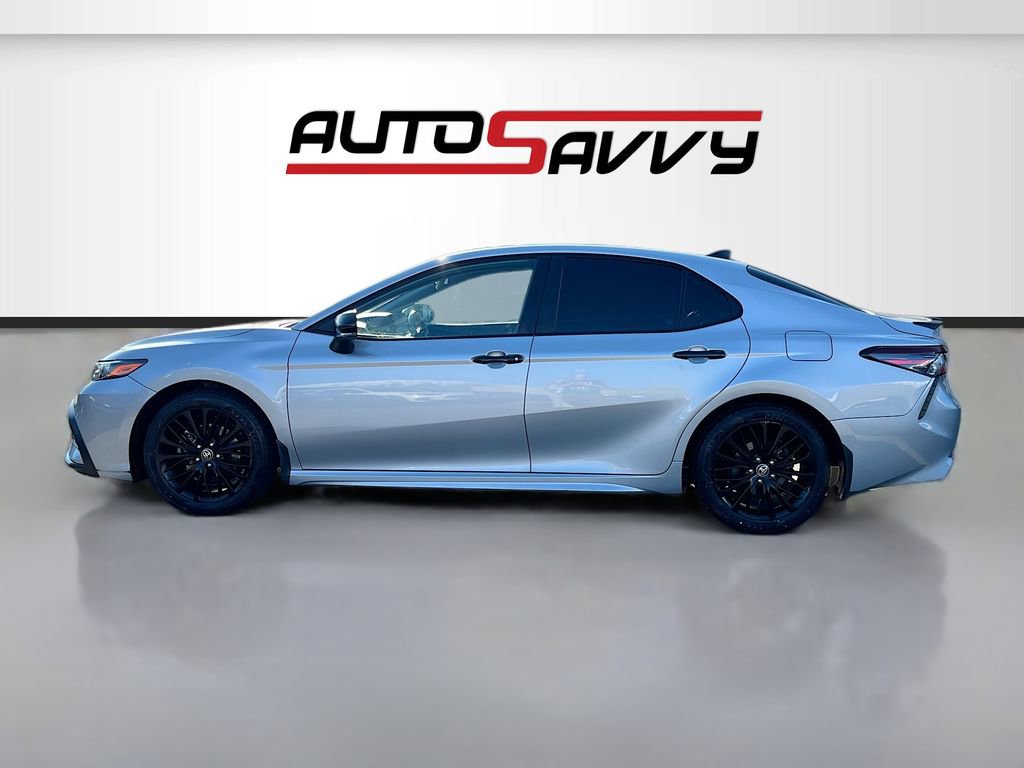 Used 2022 Toyota Camry SE w/ Carpet Mat Package (TMS) image 4