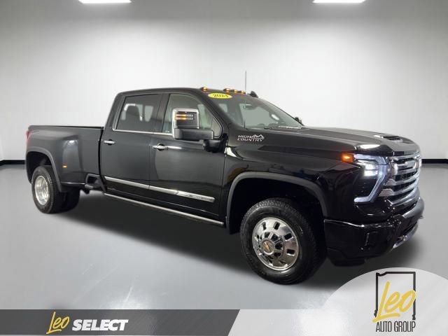 Used 2024 Chevrolet Silverado 3500 High Country w/ Technology Package AWD/4WD image 11