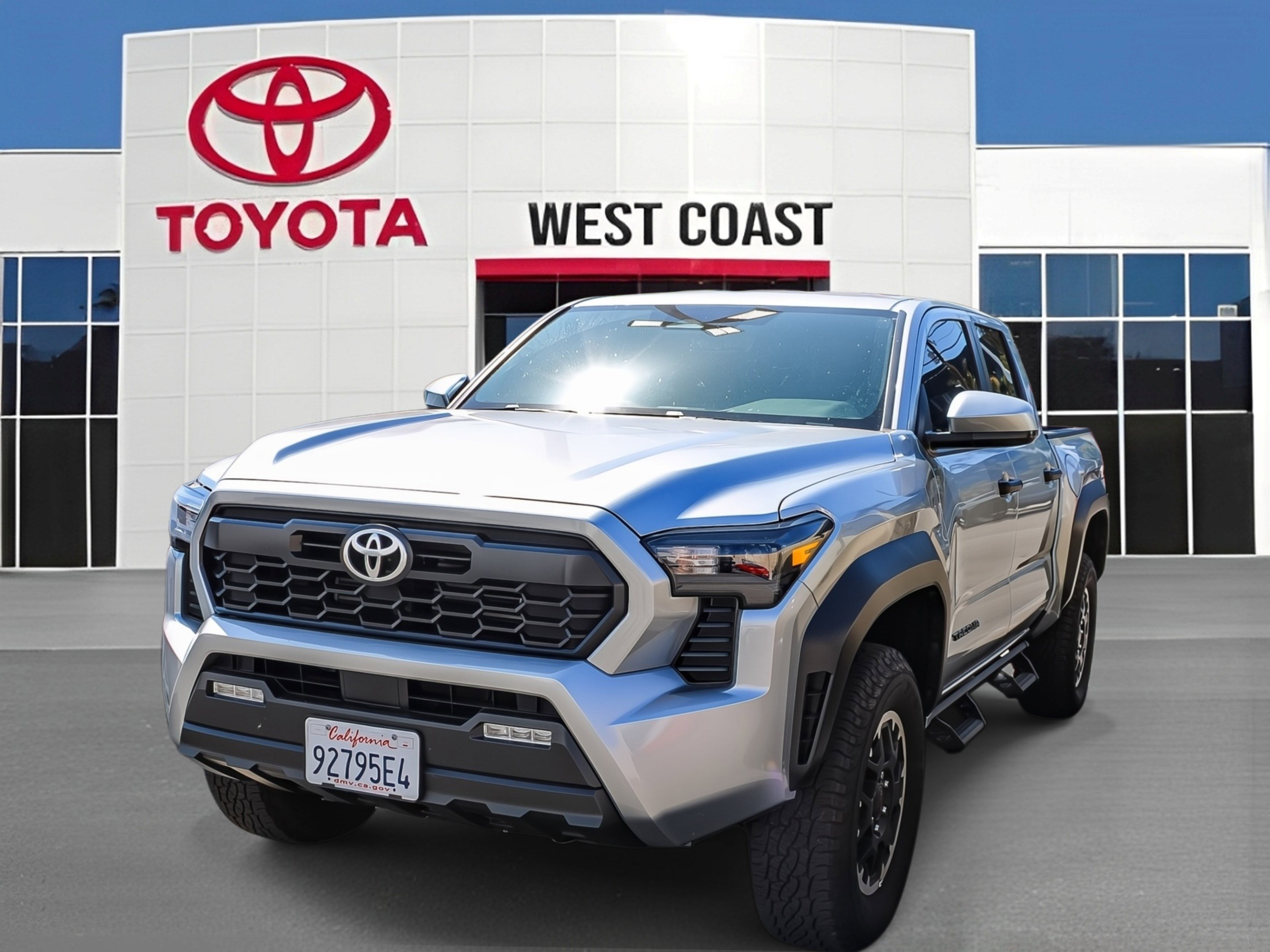 Used 2025 Toyota Tacoma TRD Off-Road image 1