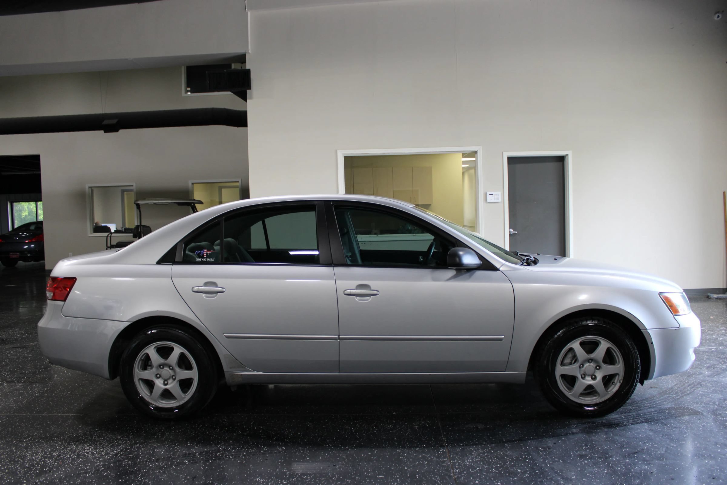 Used 2006 Hyundai Sonata V6 FWD image 2