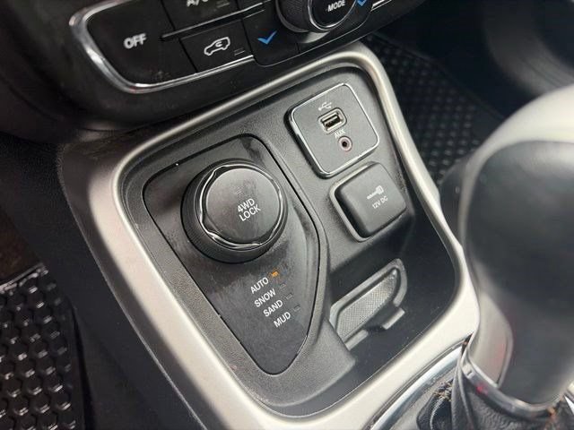Used 2018 Jeep Compass Latitude w/ Popular Equipment Group AWD/4WD image 26