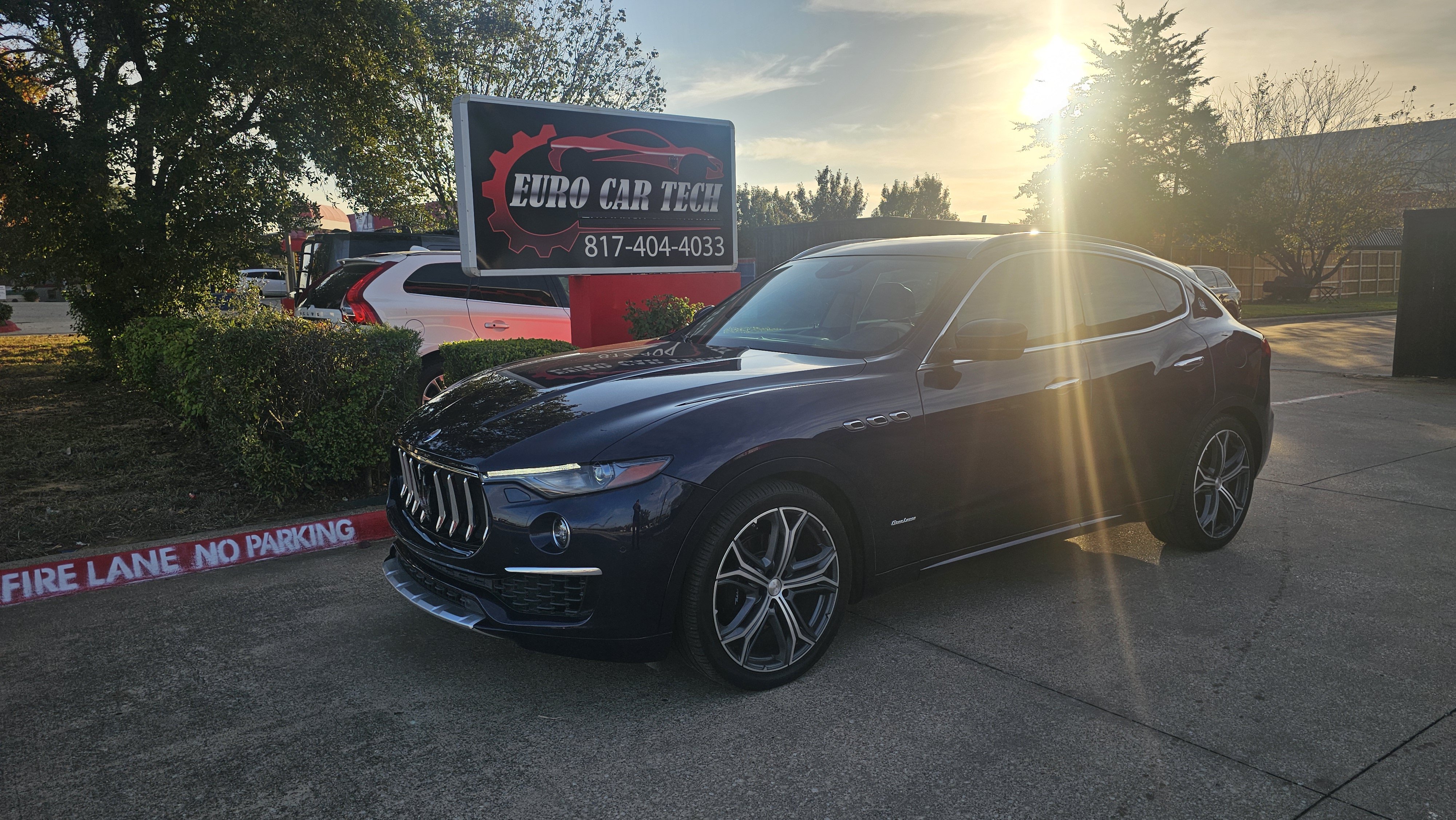 Used 2019 Maserati Levante GranLusso AWD/4WD image 1