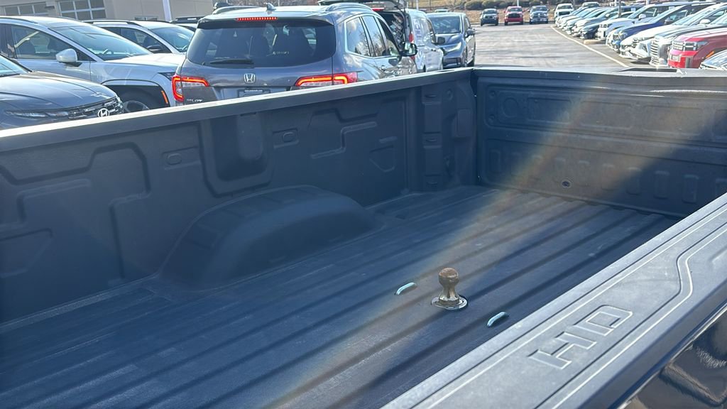 Used 2025 Chevrolet Silverado 3500 LTZ image 33