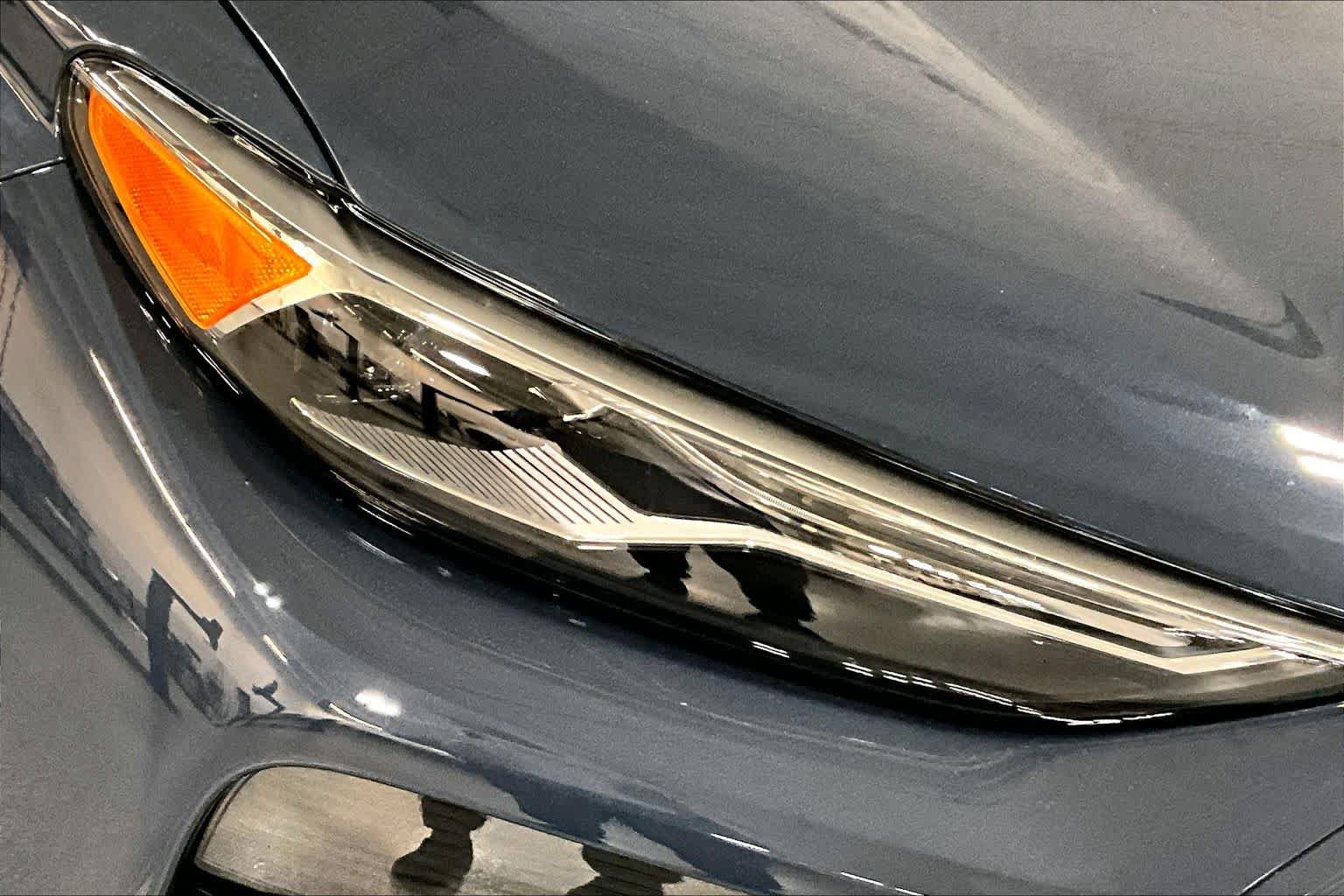 New 2025 Audi Q6 e-tron Premium AWD/4WD image 13
