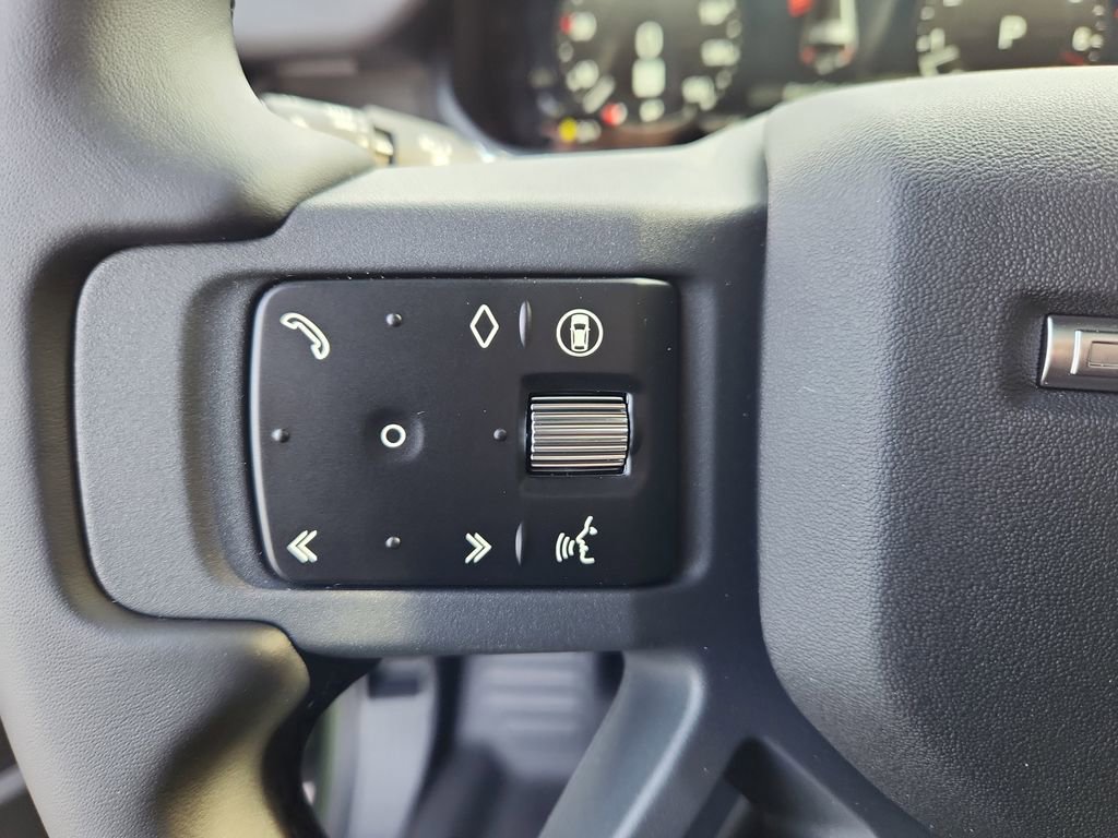New 2026 Land Rover Defender 130 X-Dynamic SE AWD/4WD image 17
