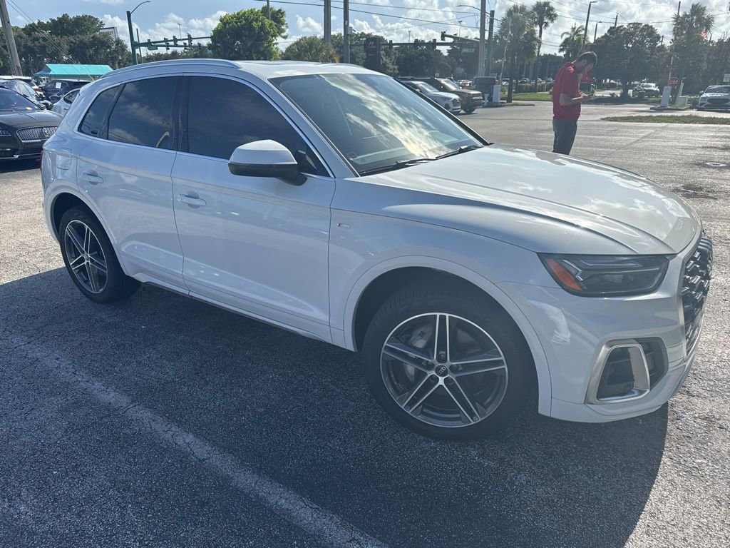 Used 2021 Audi Q5 e Premium Plus w/ Premium Plus Package AWD/4WD image 4
