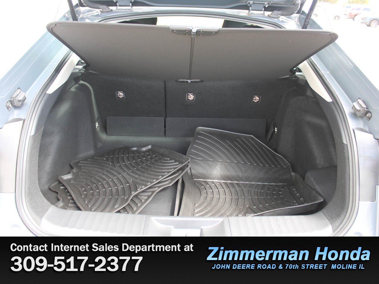 Used 2023 Toyota Prius LE FWD image 6