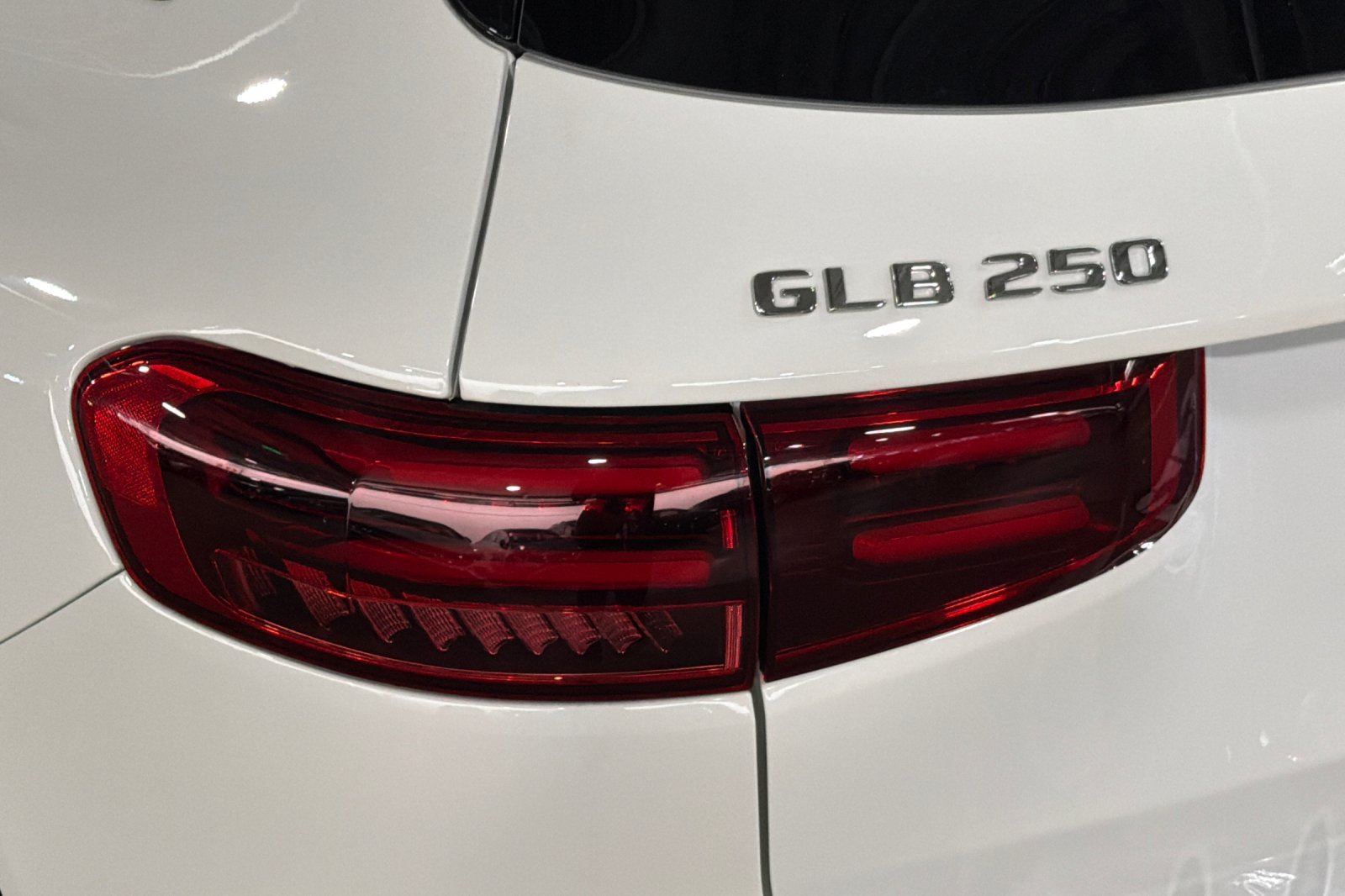 New 2026 Mercedes-Benz GLB 250 4MATIC image 25