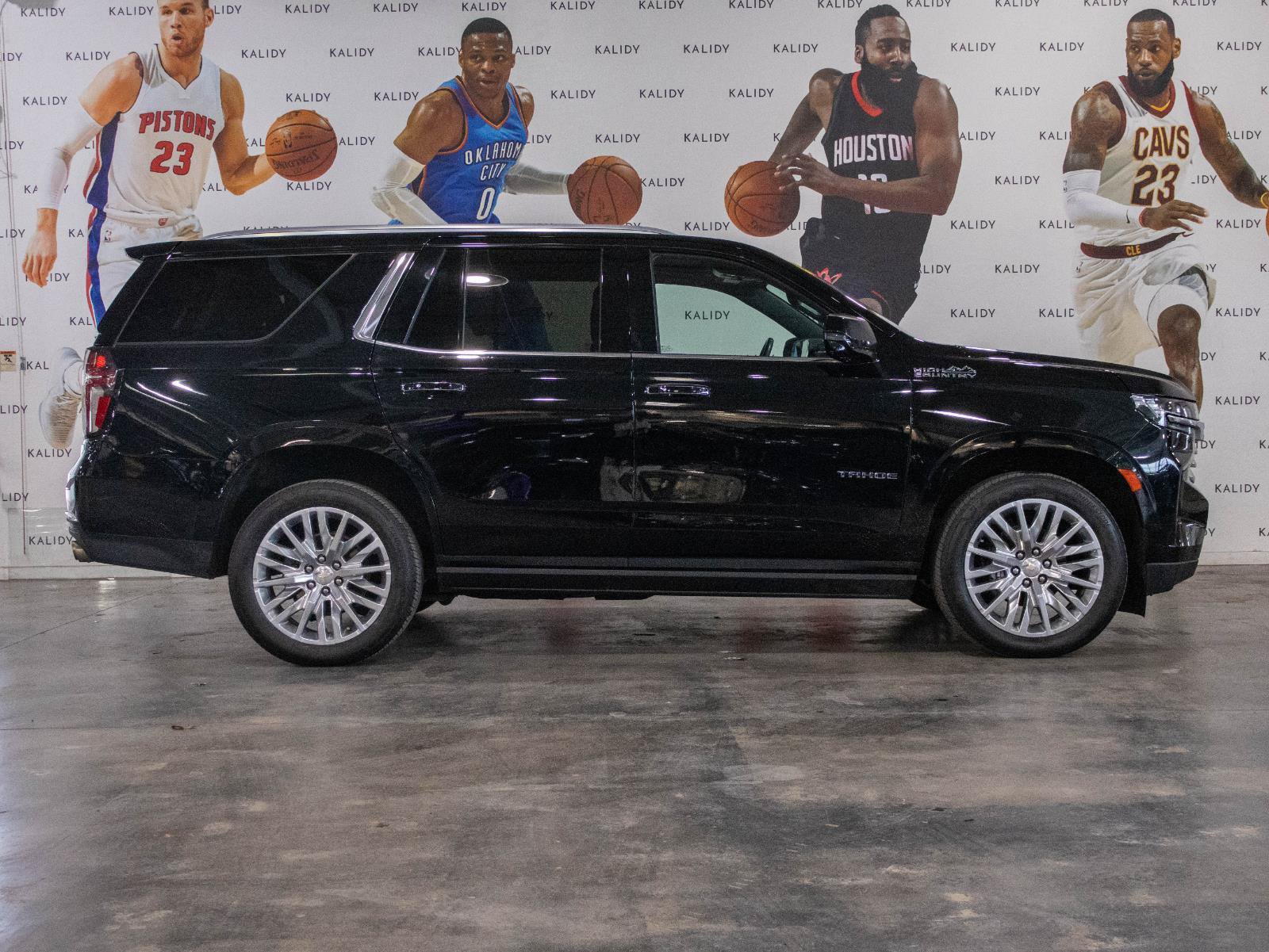 Used 2023 Chevrolet Tahoe High Country AWD/4WD image 19