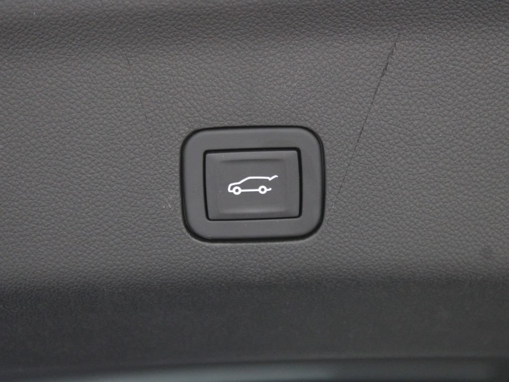 Used 2025 Chevrolet Tahoe High Country AWD/4WD image 53