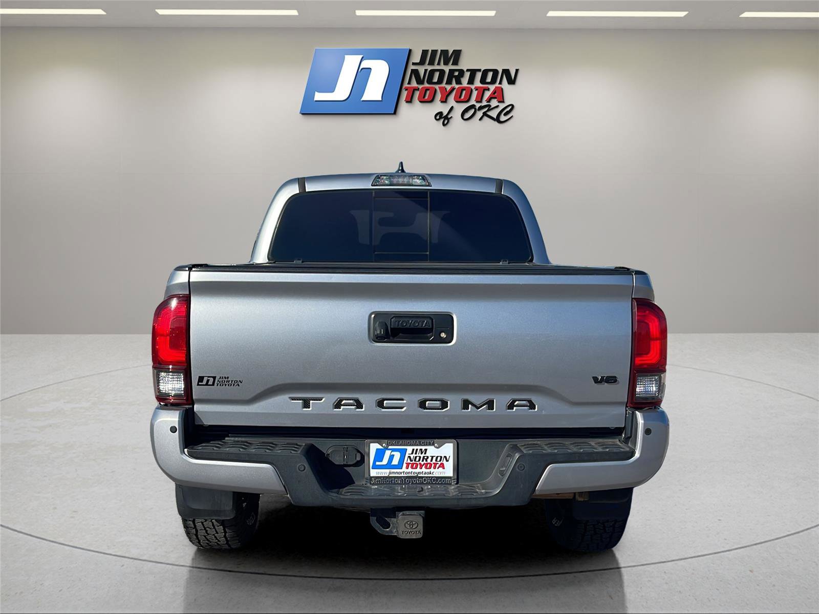 Used 2018 Toyota Tacoma TRD Off-Road image 6