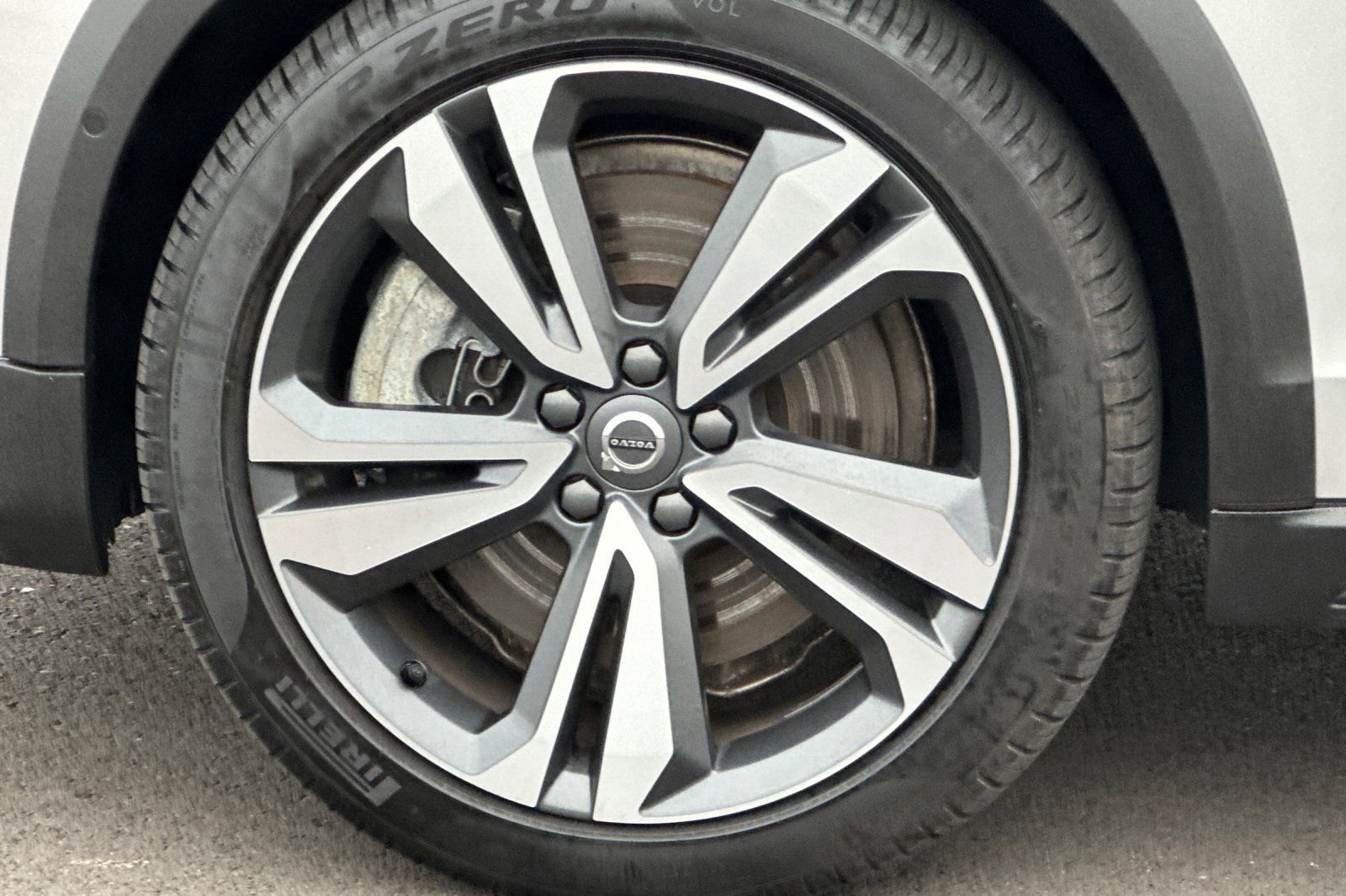 Used 2025 Volvo V60 B5 Cross Country Plus image 31