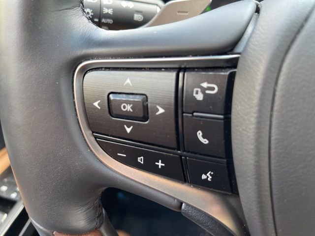 Used 2023 Lexus ES 300h Ultra Luxury w/ Accessory Package (Z1) FWD image 17