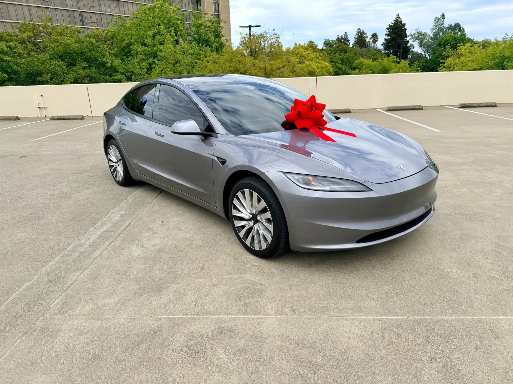 Used 2025 Tesla Model 3 Long Range RWD image 2