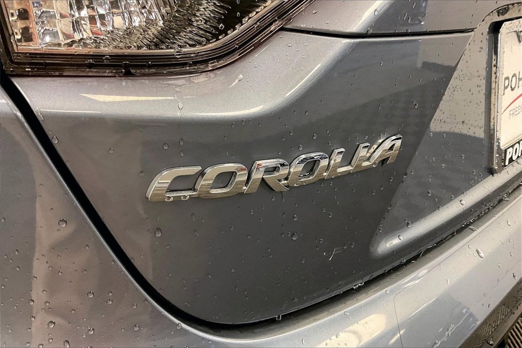 Used 2023 Toyota Corolla SE w/ SE Premium Package image 28
