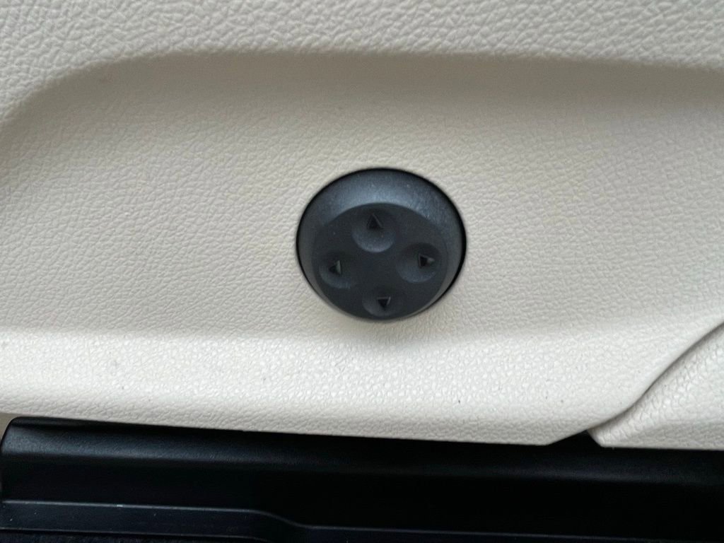 Used 2020 Mercedes-Benz GLC 300 4MATIC Coupe image 25