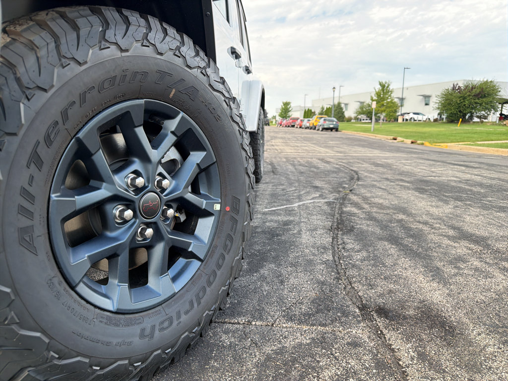 New 2026 Jeep Wrangler Unlimited Sport w/ Dual Top Group AWD/4WD image 9
