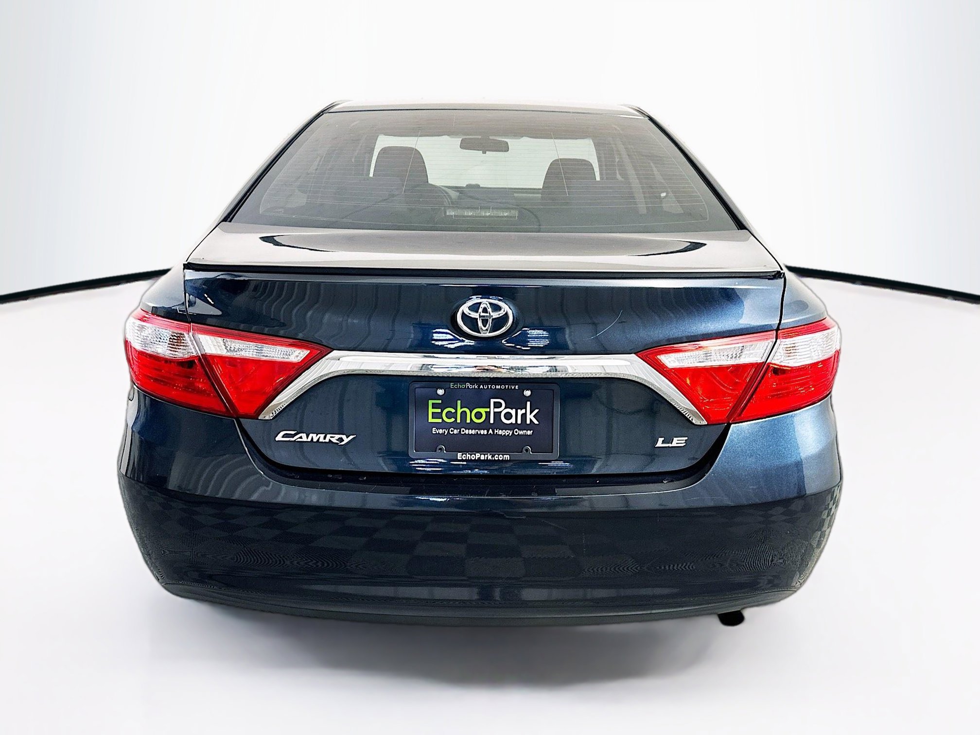 Used 2017 Toyota Camry LE FWD image 7