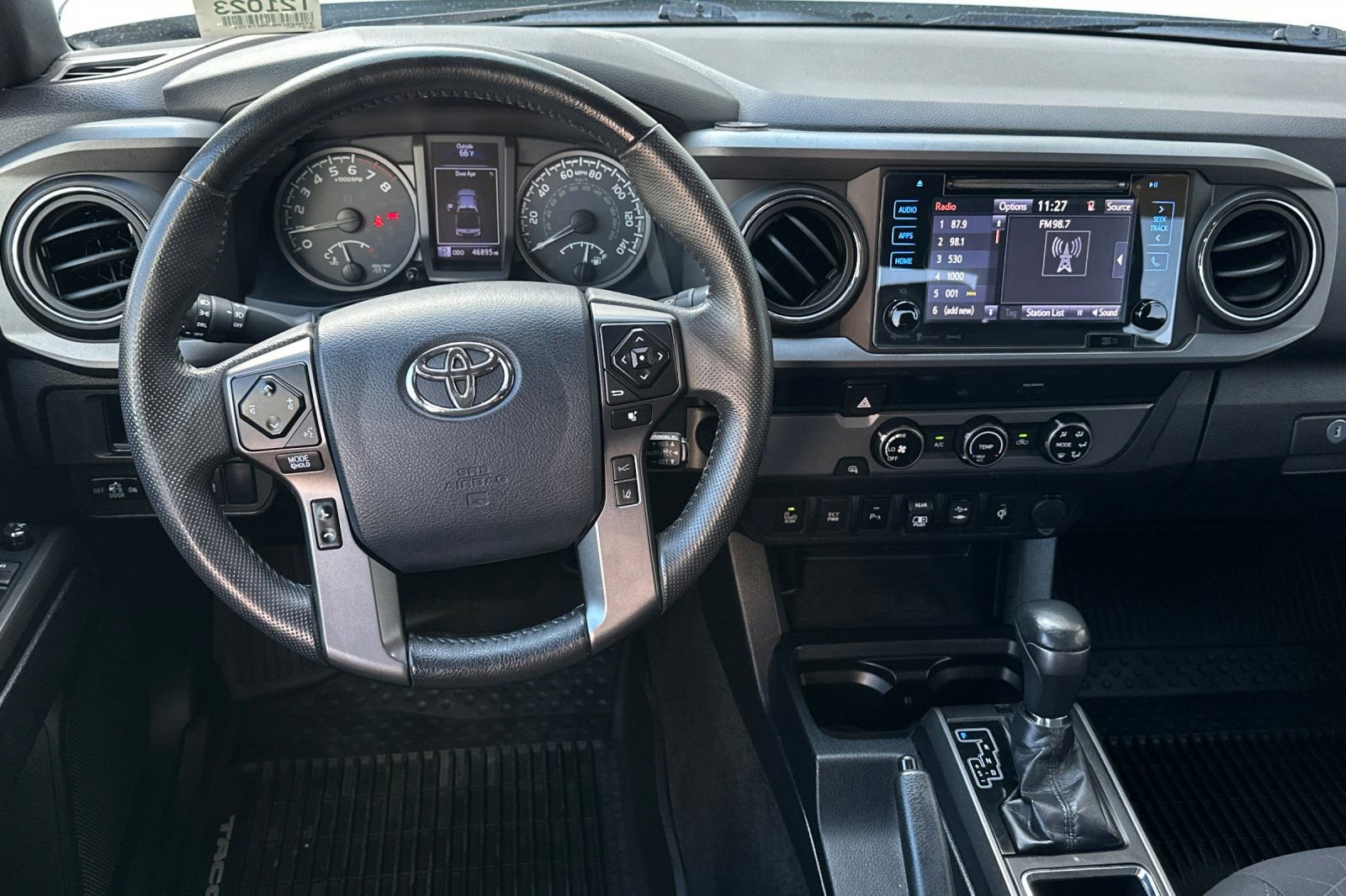 Used 2018 Toyota Tacoma TRD Sport w/ Technology Package image 13
