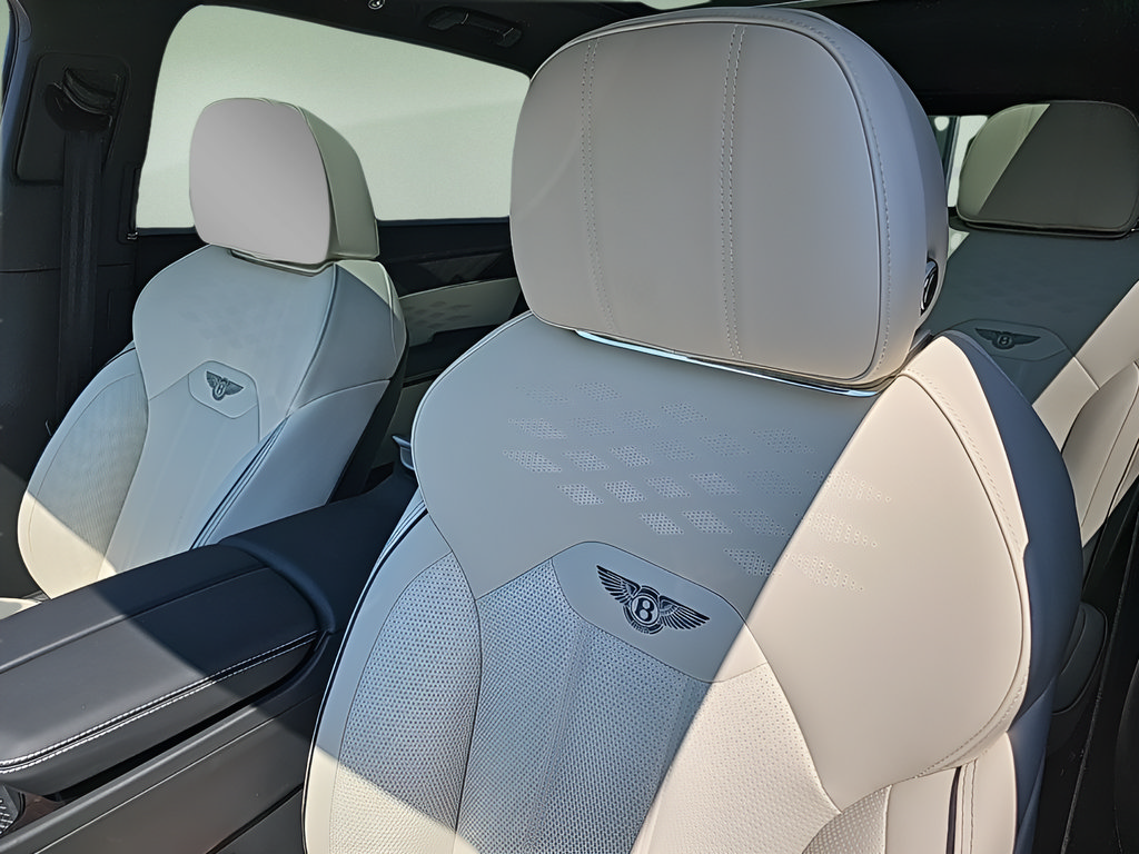 New 2024 Bentley Bentayga Extended Wheelbase AWD/4WD image 19