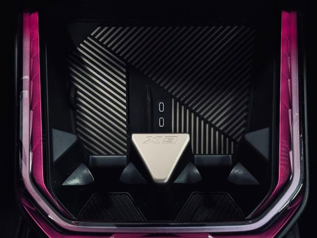 Certified 2025 BMW X3 xDrive30i w/ Premium Package image 31