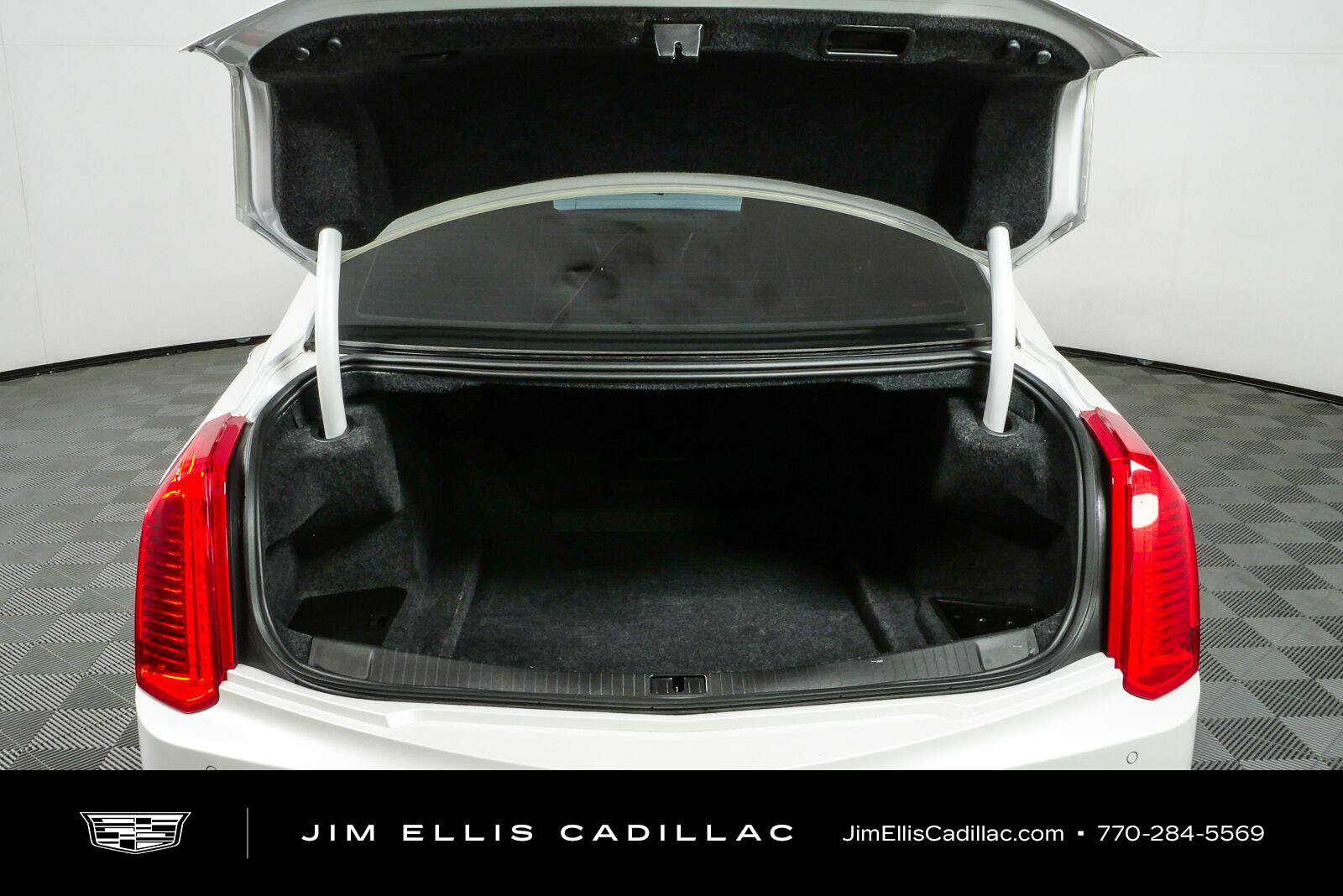 Used 2019 Cadillac CTS V w/ Carbon Fiber Package RWD image 31