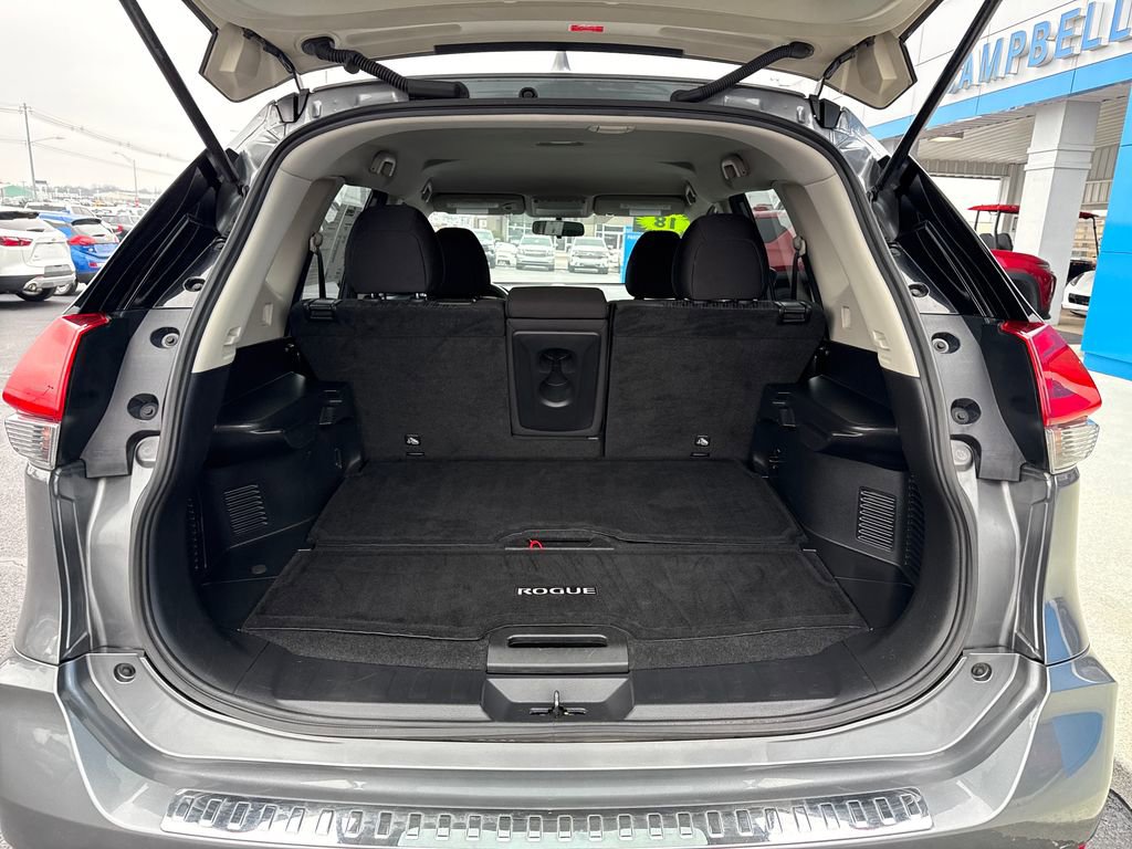 Used 2018 Nissan Rogue S image 27