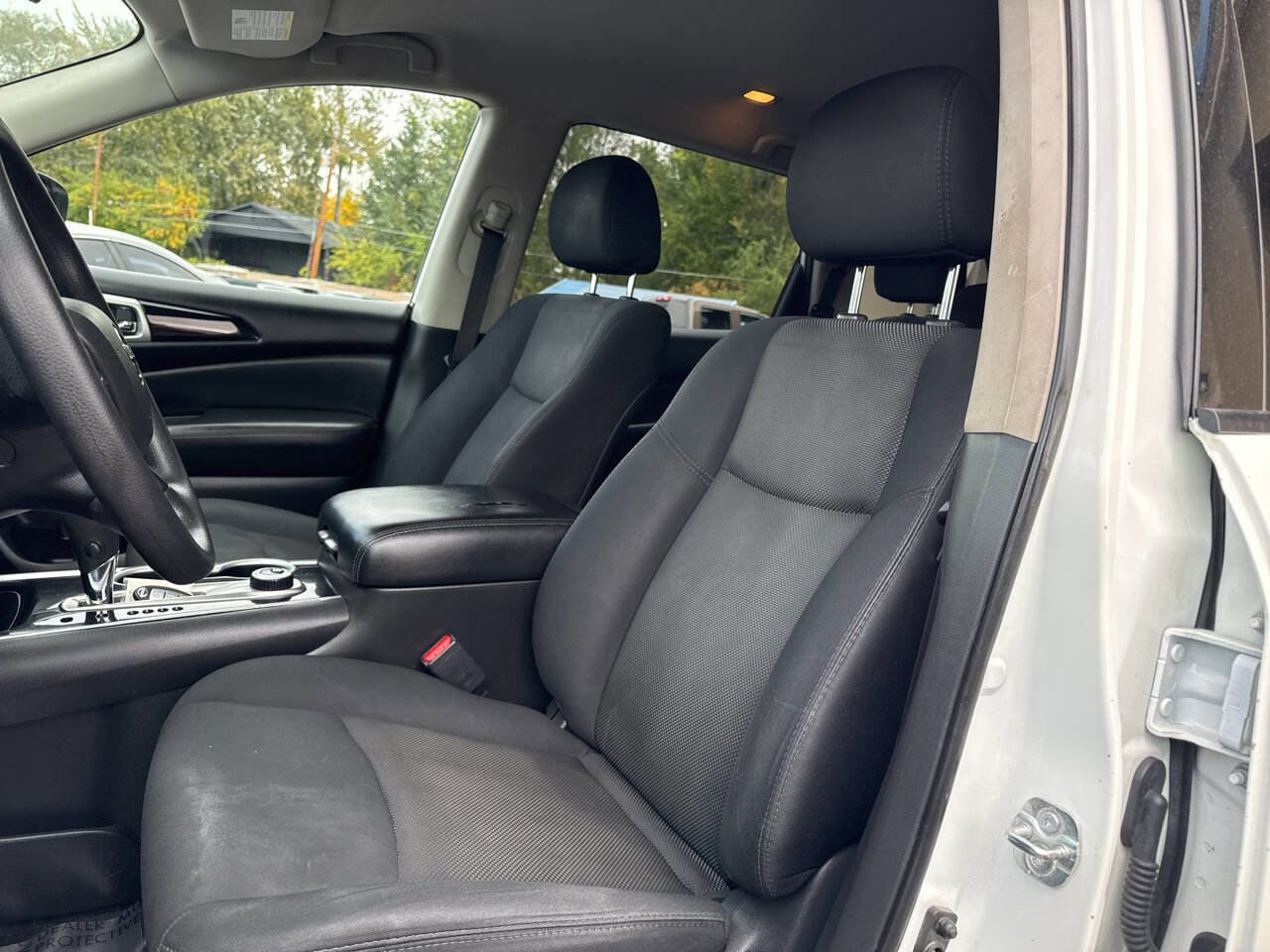 Used 2018 Nissan Pathfinder S image 11