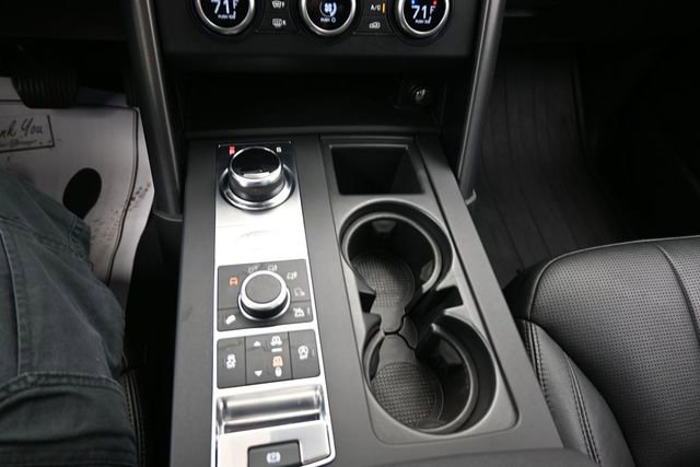 Used 2020 Land Rover Discovery Landmark AWD/4WD image 11