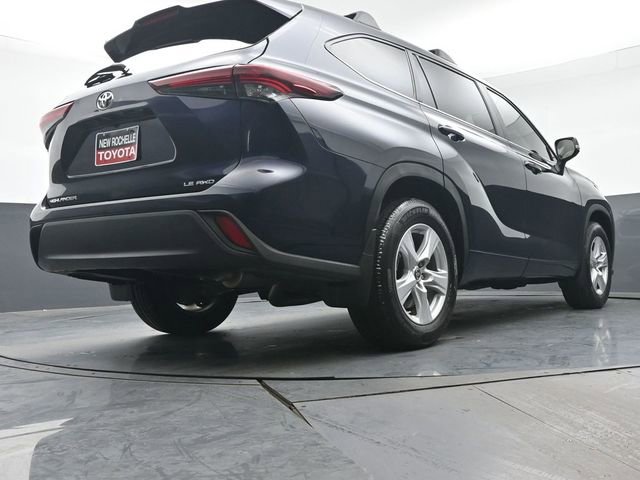 Used 2024 Toyota Highlander LE image 39