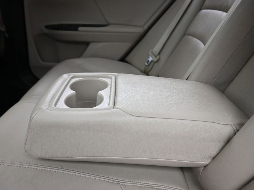 Used 2017 Honda Accord Touring image 35
