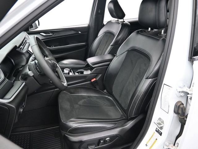 Used 2024 Jeep Grand Cherokee L Laredo image 11