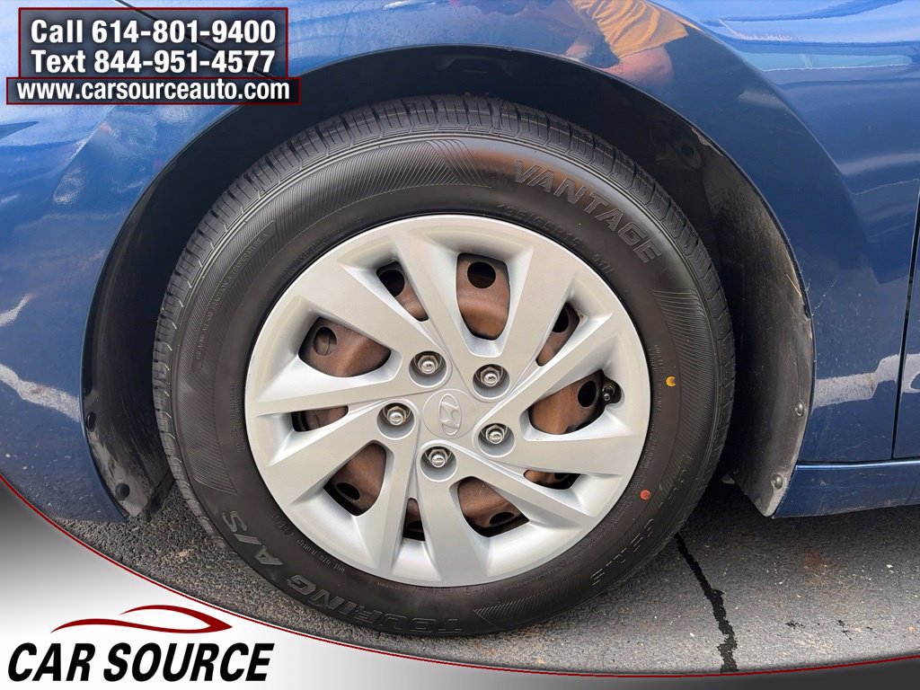 Used 2020 Hyundai Elantra SE FWD image 21