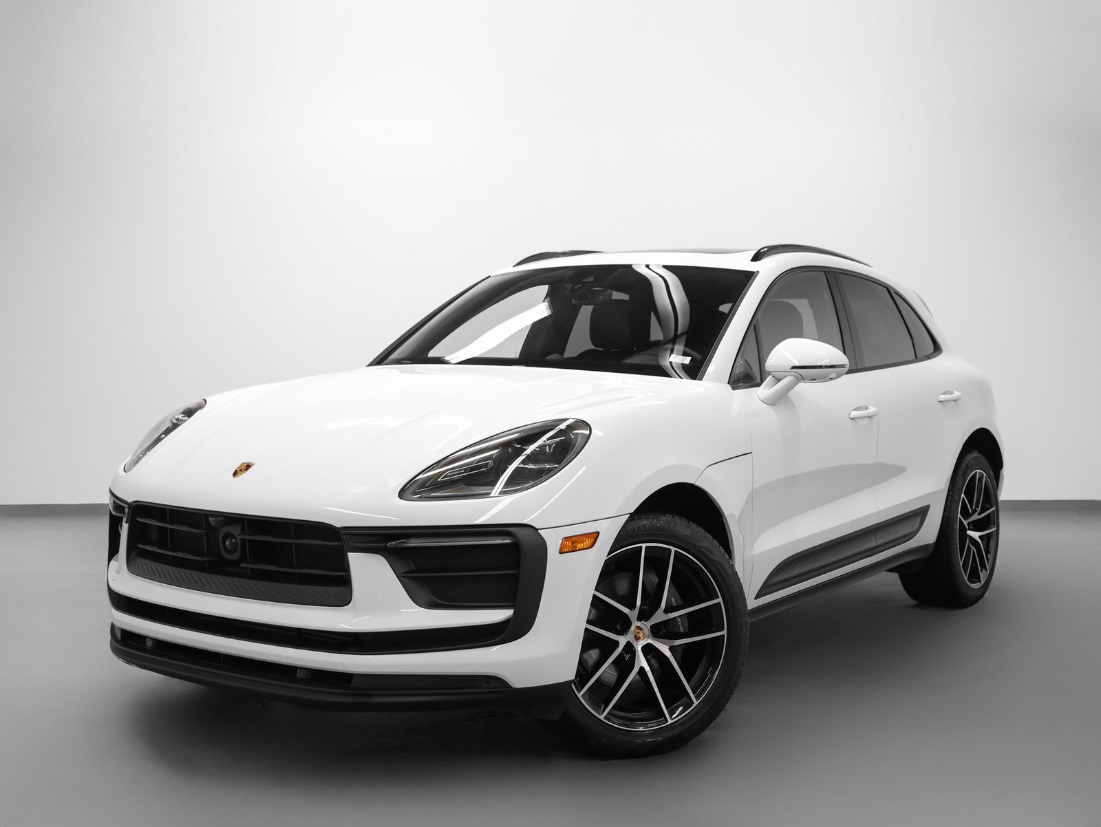 Used 2024 Porsche Macan image 6