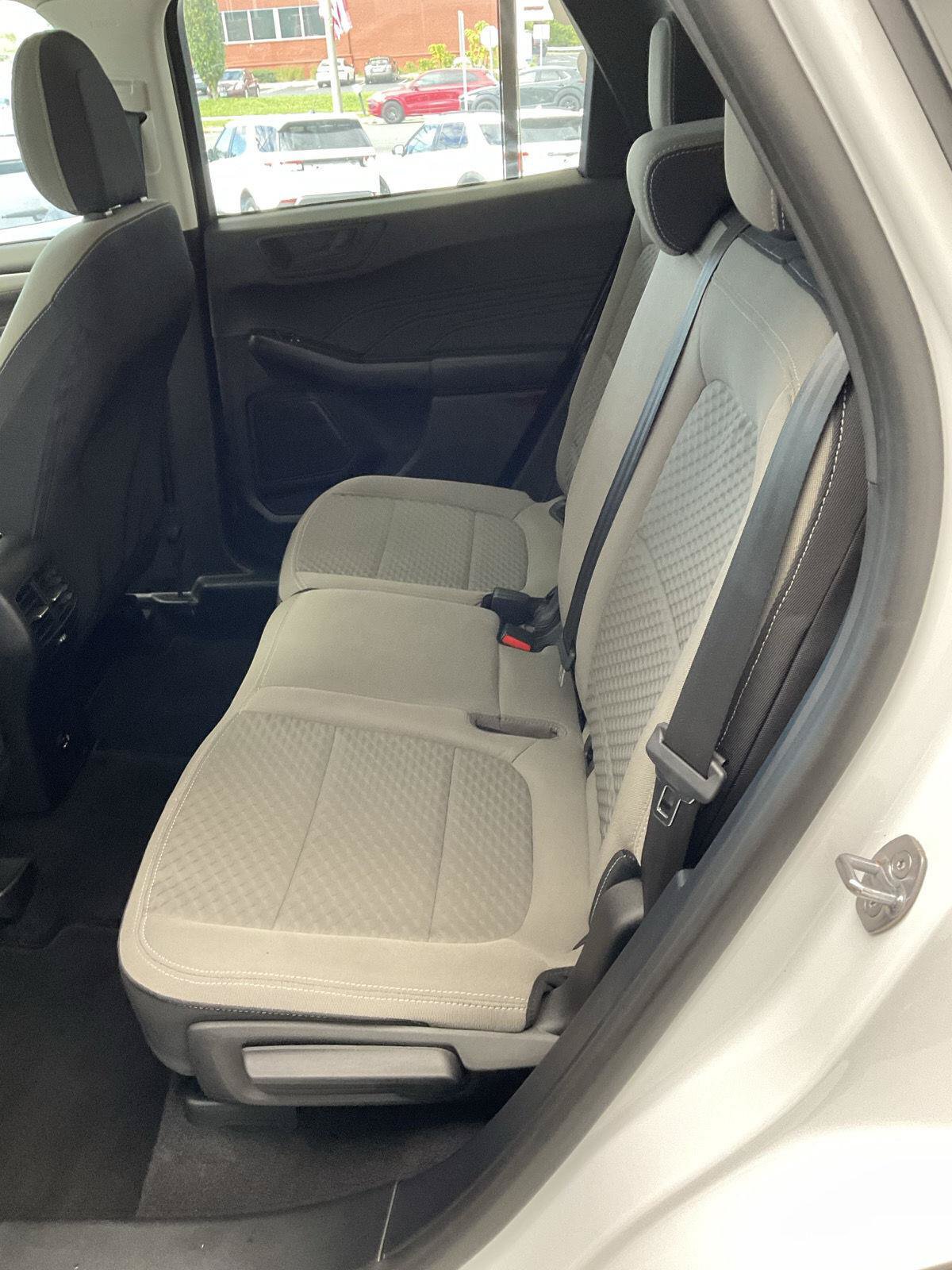 Used 2022 Ford Escape SE w/ Cold Weather Package AWD/4WD image 9