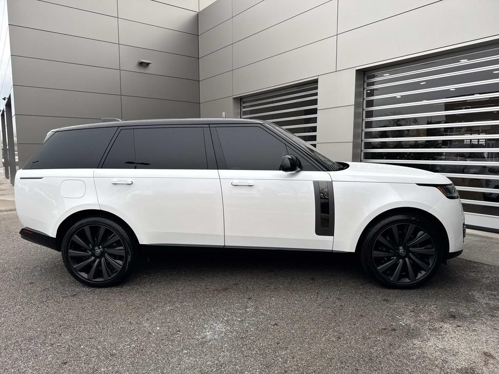 Used 2023 Land Rover Range Rover SV AWD/4WD image 9