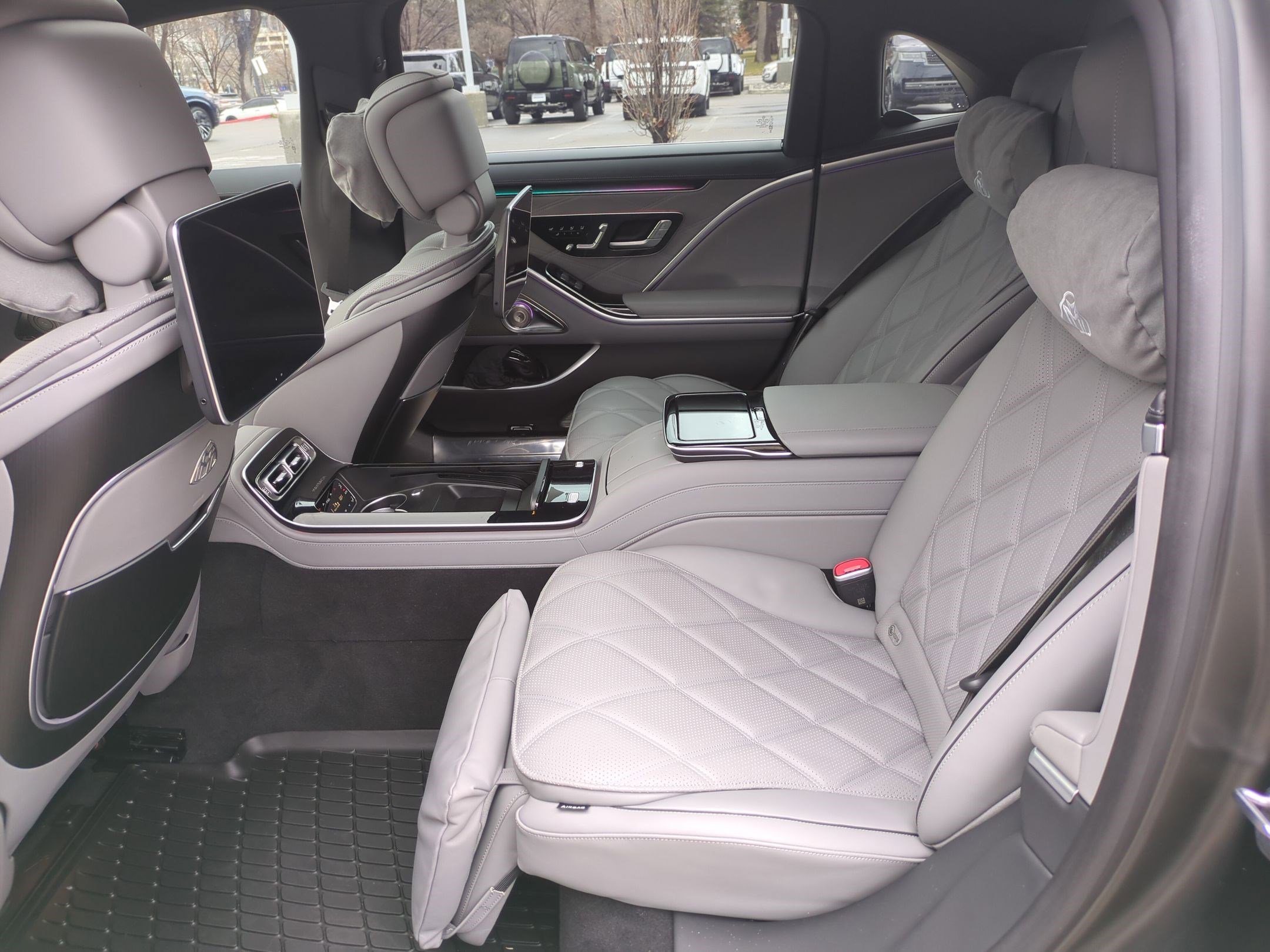 Used 2025 Mercedes-Benz Maybach S 580 4MATIC image 29