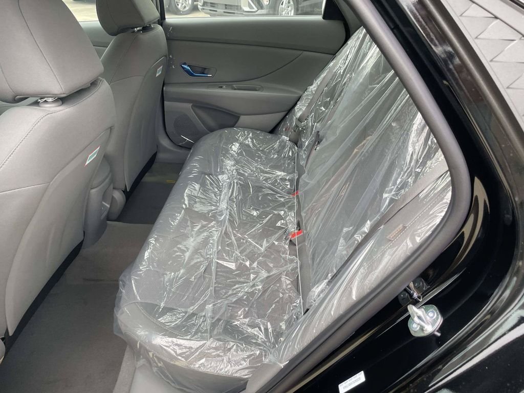 New 2026 Hyundai Elantra SE FWD image 8