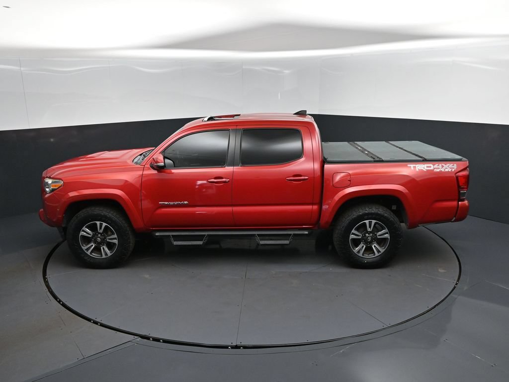 Used 2017 Toyota Tacoma TRD Sport w/ Premium & Technology Package AWD/4WD image 34
