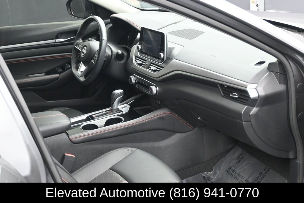 Used 2023 Nissan Altima 2.5 SR FWD image 6