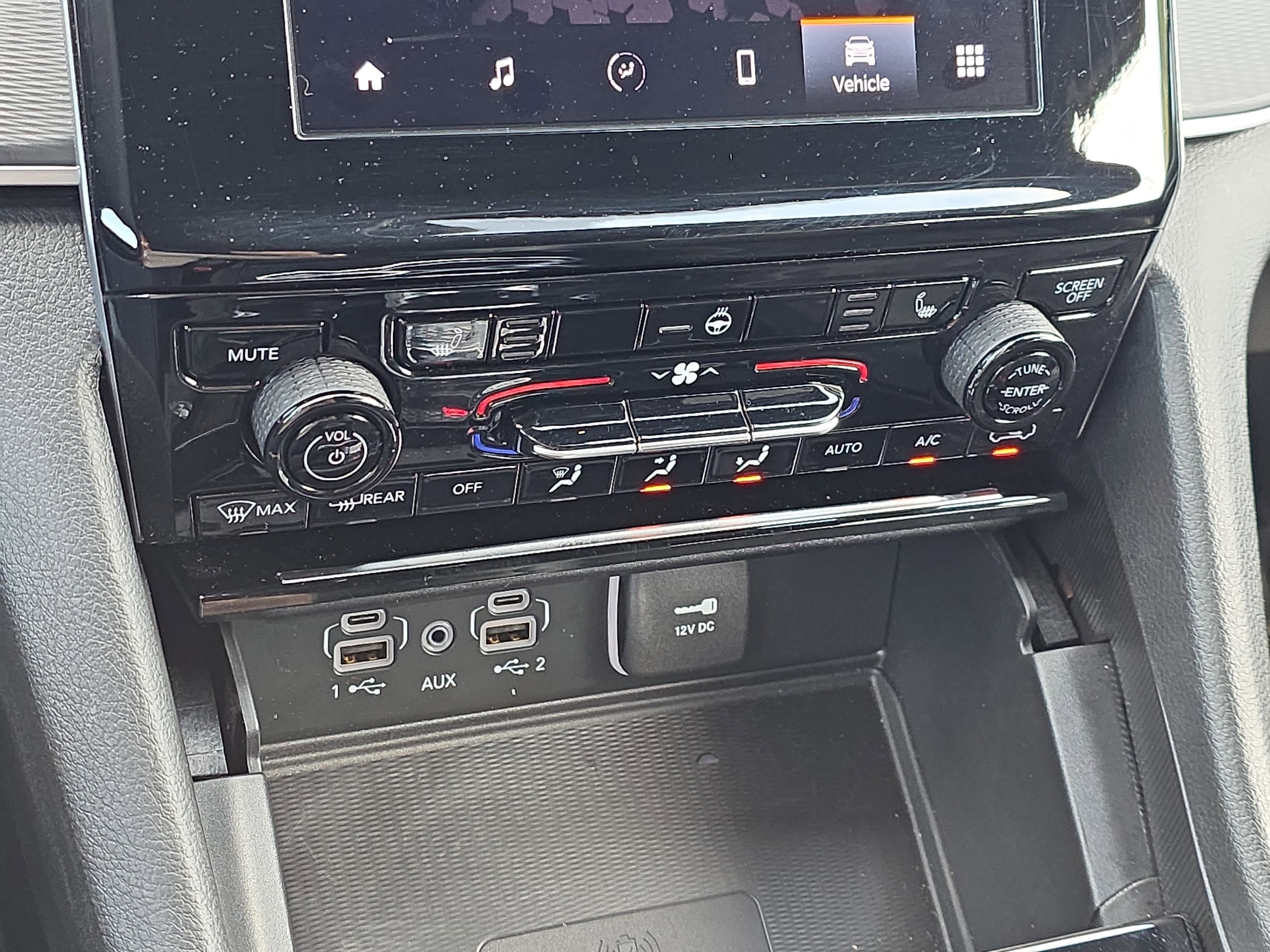 Certified 2025 Jeep Grand Cherokee L Altitude AWD/4WD image 20