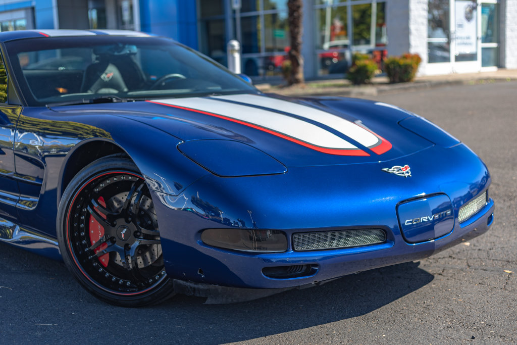 Used 2004 Chevrolet Corvette Z06 w/ Z06 Preferred Equipment Group RWD image 3