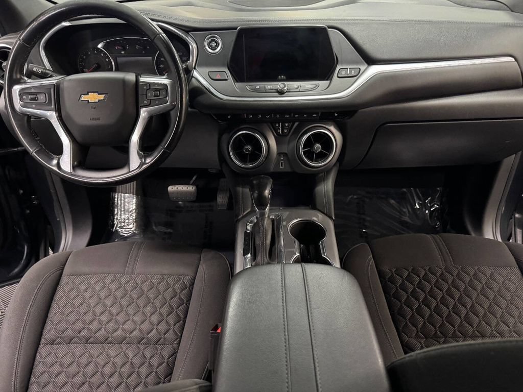 Used 2019 Chevrolet Blazer LT FWD image 41