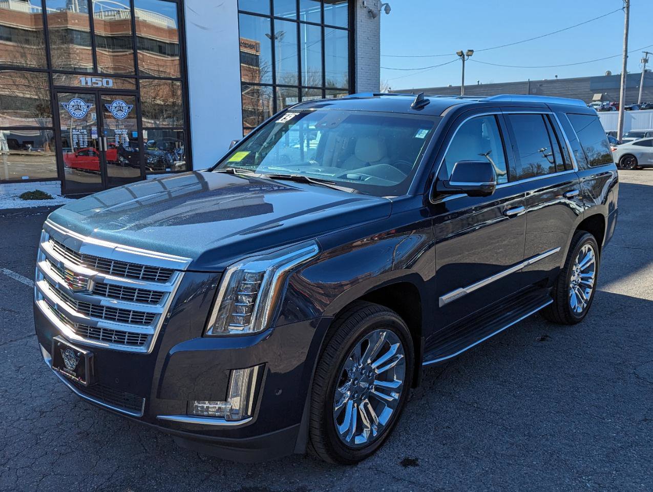Used 2019 Cadillac Escalade Luxury w/ LPO, Radiant Package image 2