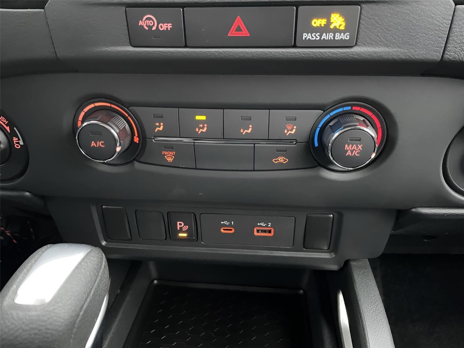 Used 2023 Nissan Frontier SV w/ Technology Package image 31