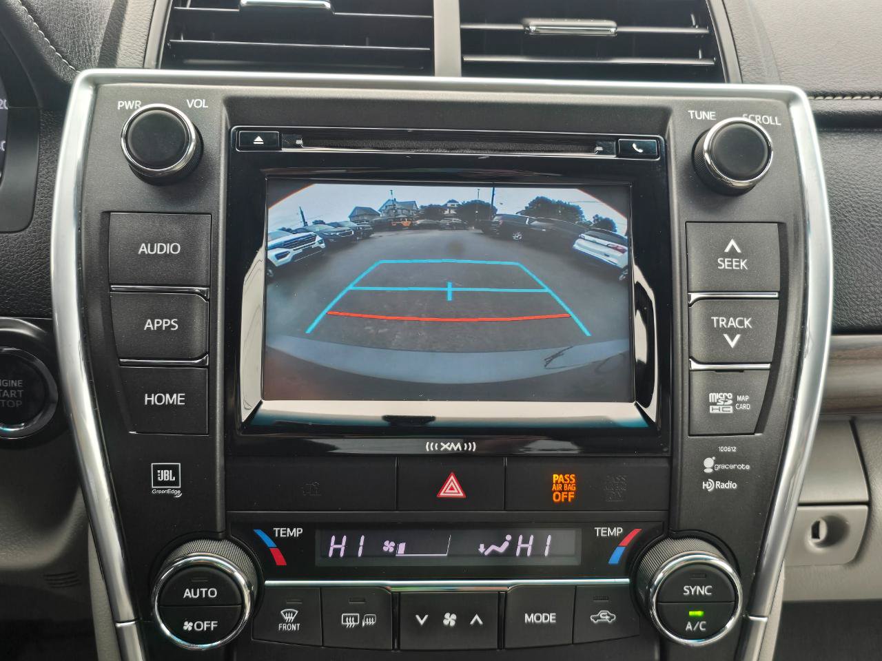 Used 2017 Toyota Camry XLE w/ Moonroof Package FWD image 10