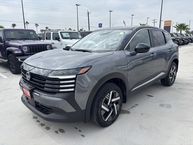 Used 2025 Nissan Kicks SV image 3